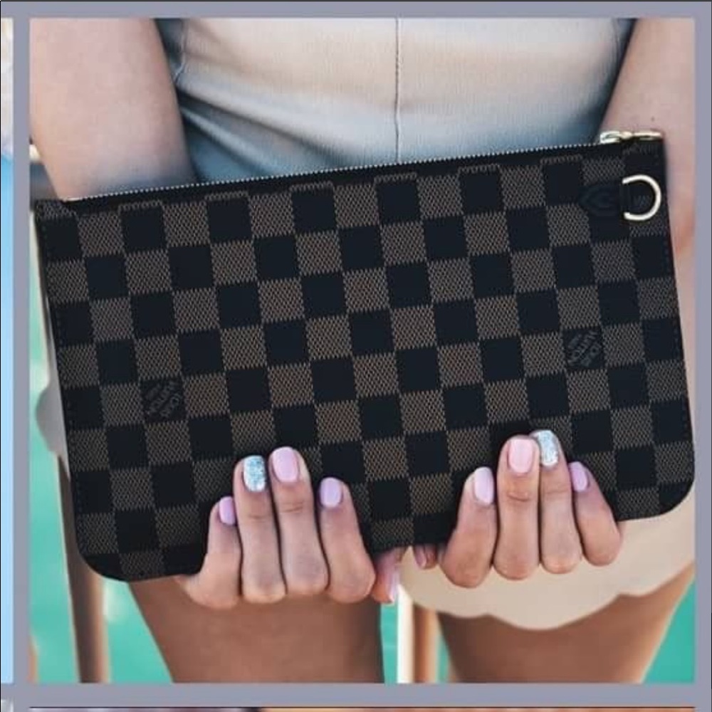 Louis Vuitton Neverfull zipped pochette clutch